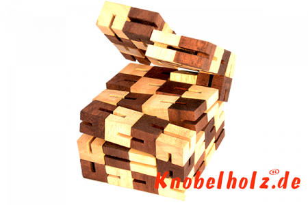 Free Style 64 Cube Puzzle verschiedene Figuren puzzeln mit einem Würfel aus Holz in den Maßen 8,0 x 8,0 x 8,0 cm, monkey pod puzzle