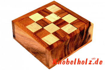 LT Chess 2 Level Fit Puzzle aus Holz, Denkspiel, IQ Game, Knobelholz mit Maßen 12,2 x 12,2 x 4,1 cm, monkey pod puzzle