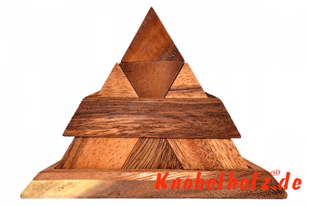 Pyramiden Puzzle in brauner Farbe mit 14 Teilen in 3D Puzzle für eine Person in den Maßen 17,5 x 15,5 x 12,3 cm, samanea wooden puzzle brain teaser